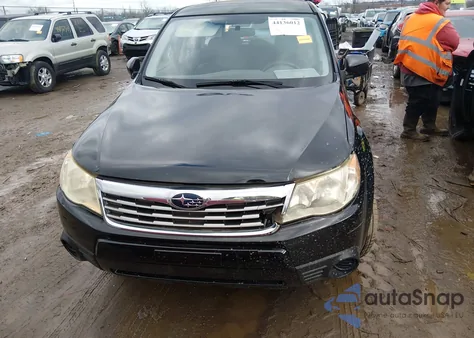 2010 Subaru Forester 2.5X z USA, uszkodzony, nr VIN JF2SH6AC6AG738635